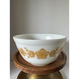 Pyrex Butterfly Gold  Mixing Bowl # 402 - 1½ QT - 1.5 L Nesting Mixing Bowl 7¼"